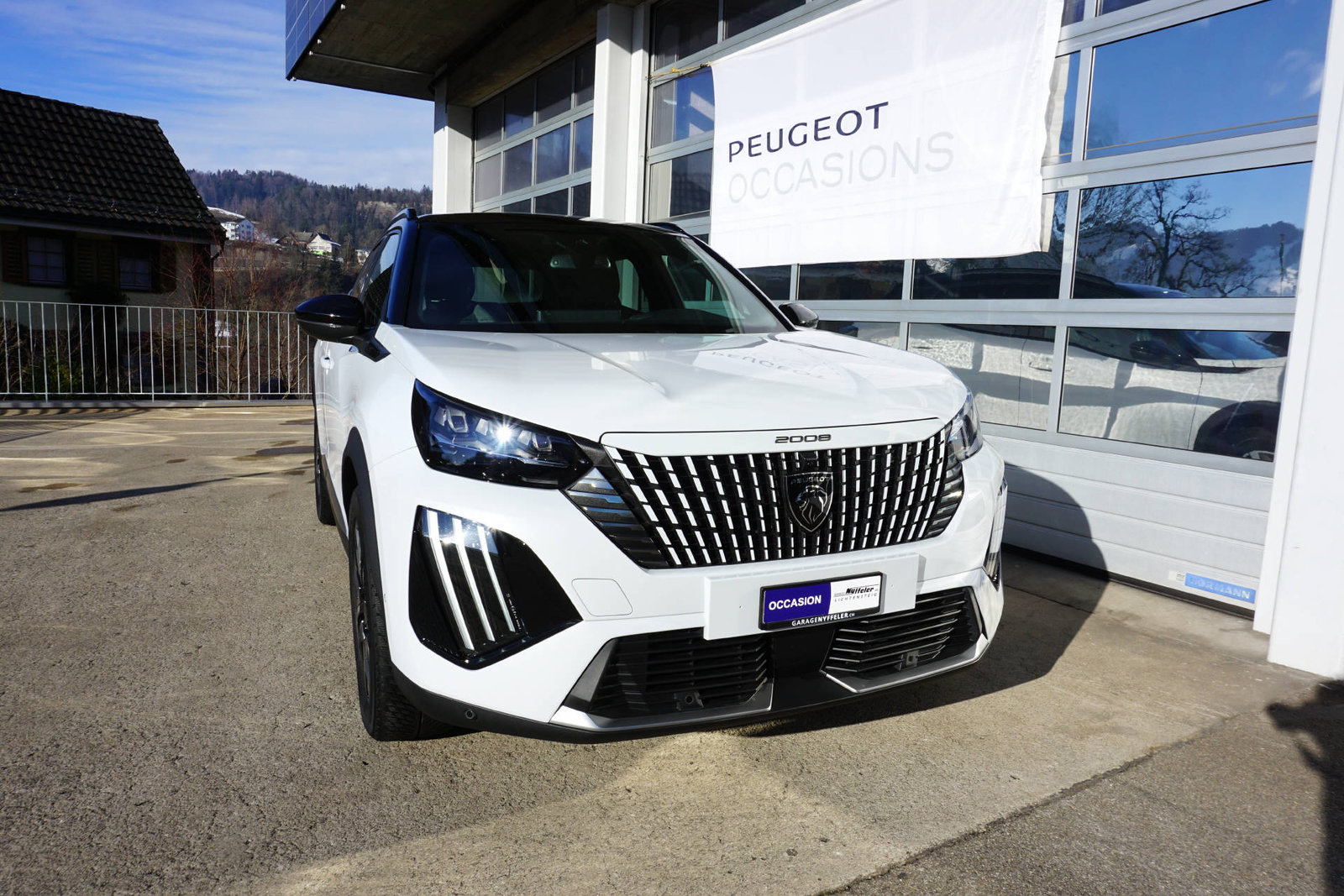 PEUGEOT 2008 1.2 Hybrid 145 GT