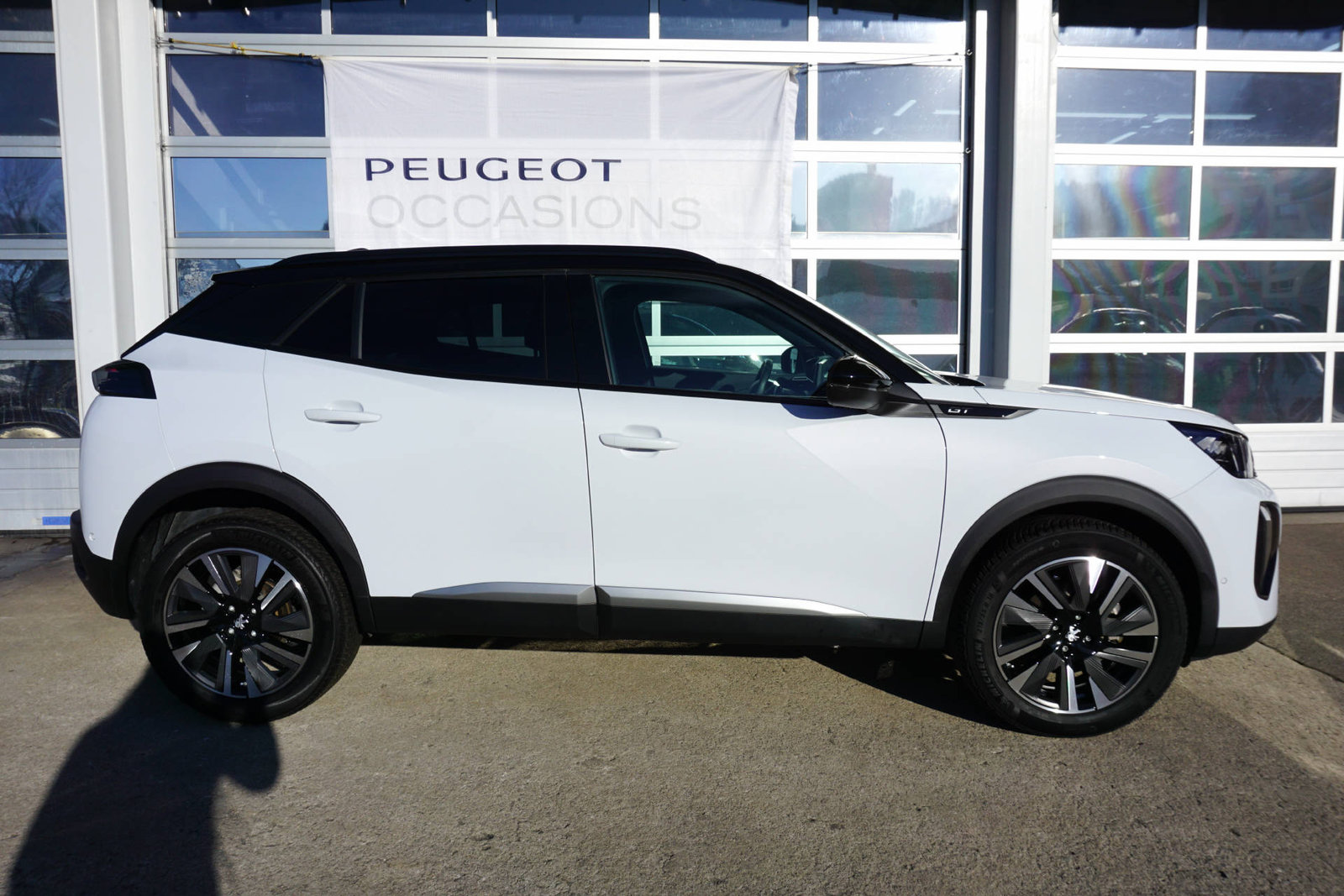 PEUGEOT 2008 1.2 Hybrid 145 GT, Mild-Hybrid Petrol/Electric, Second hand / Used, Automatic - 2