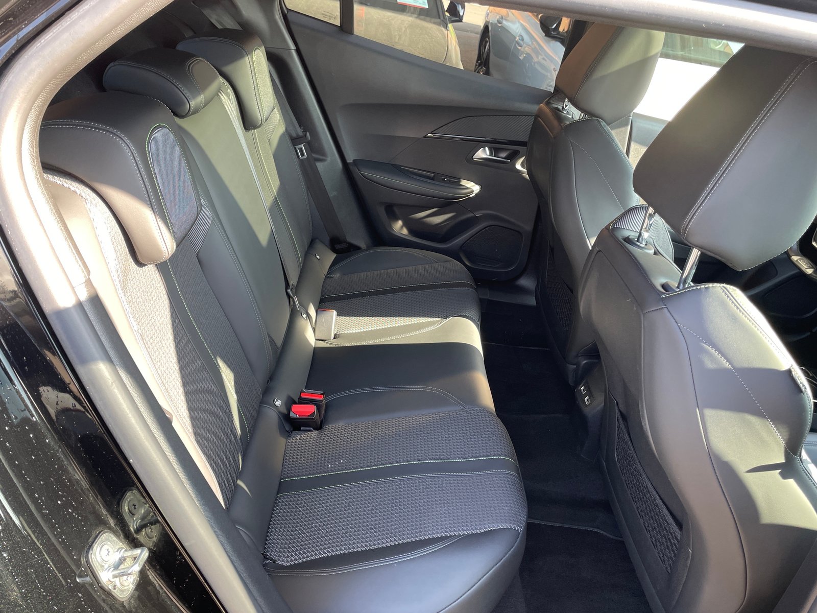 PEUGEOT 2008 1.2 PureTech GT EAT8, Essence, Occasion / Utilisé, Automatique - 7