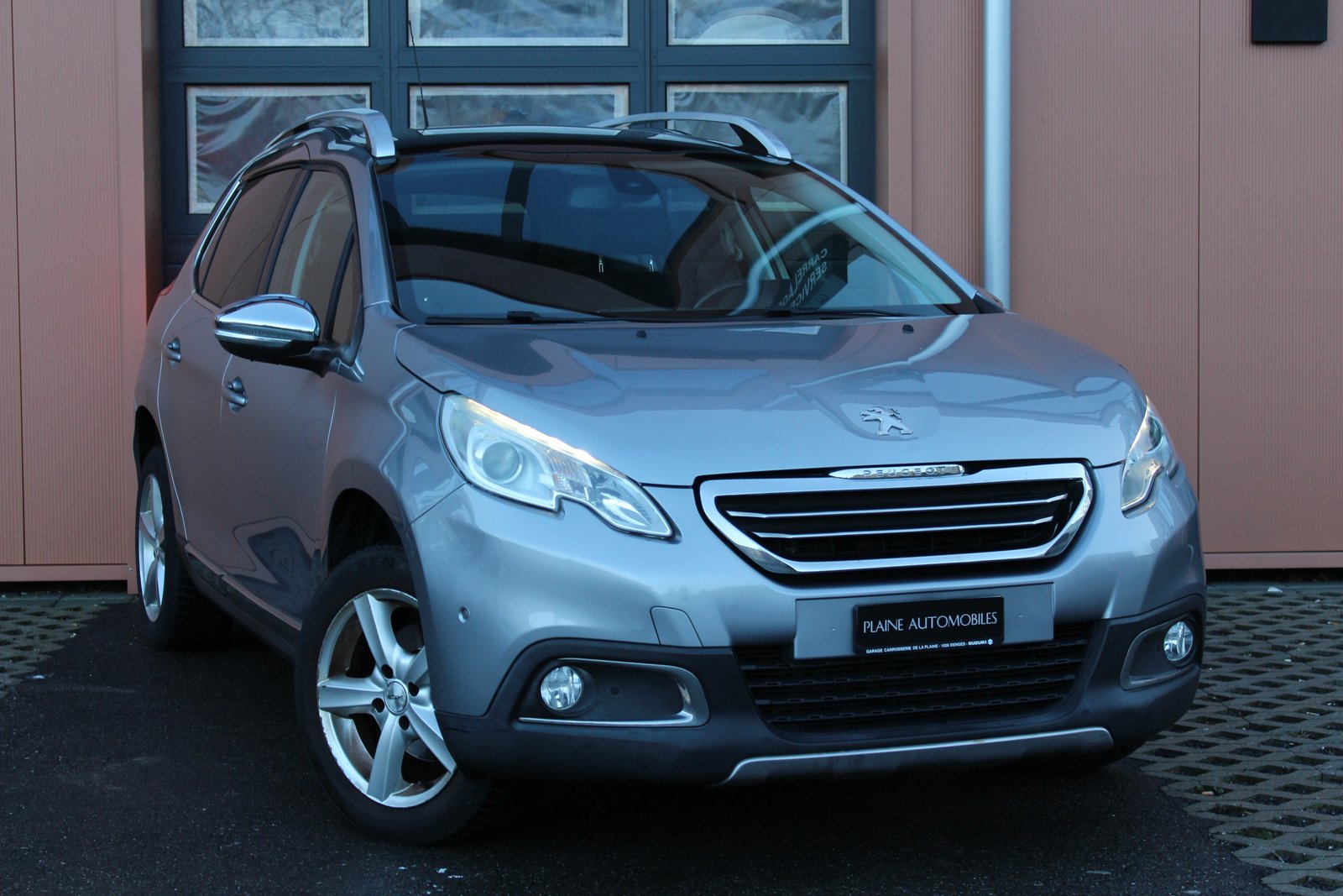 PEUGEOT 2008 1.2 PureTech Féline
