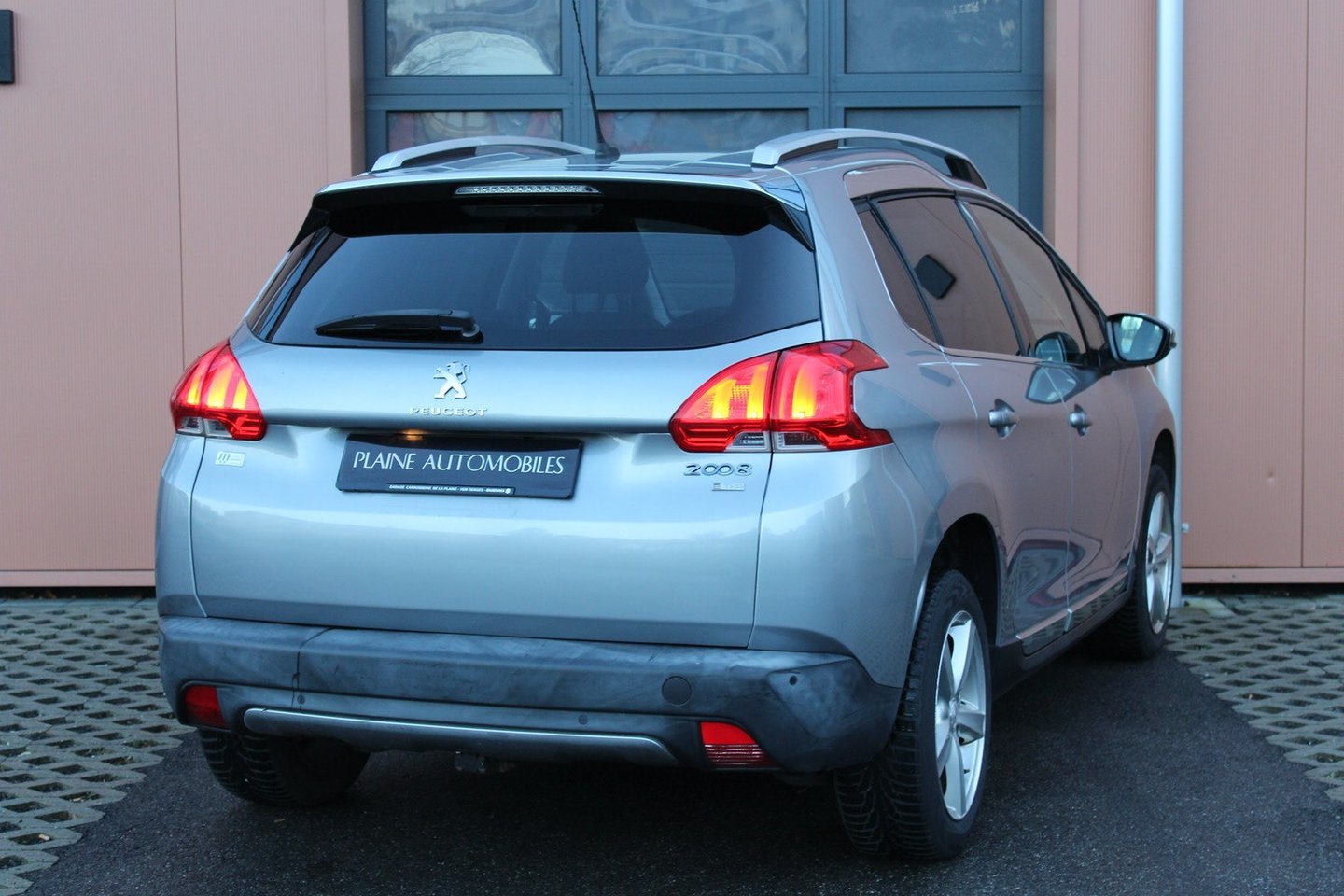 PEUGEOT 2008 1.2 PureTech Féline, Benzin, Occasion / Gebraucht, Handschaltung - 6