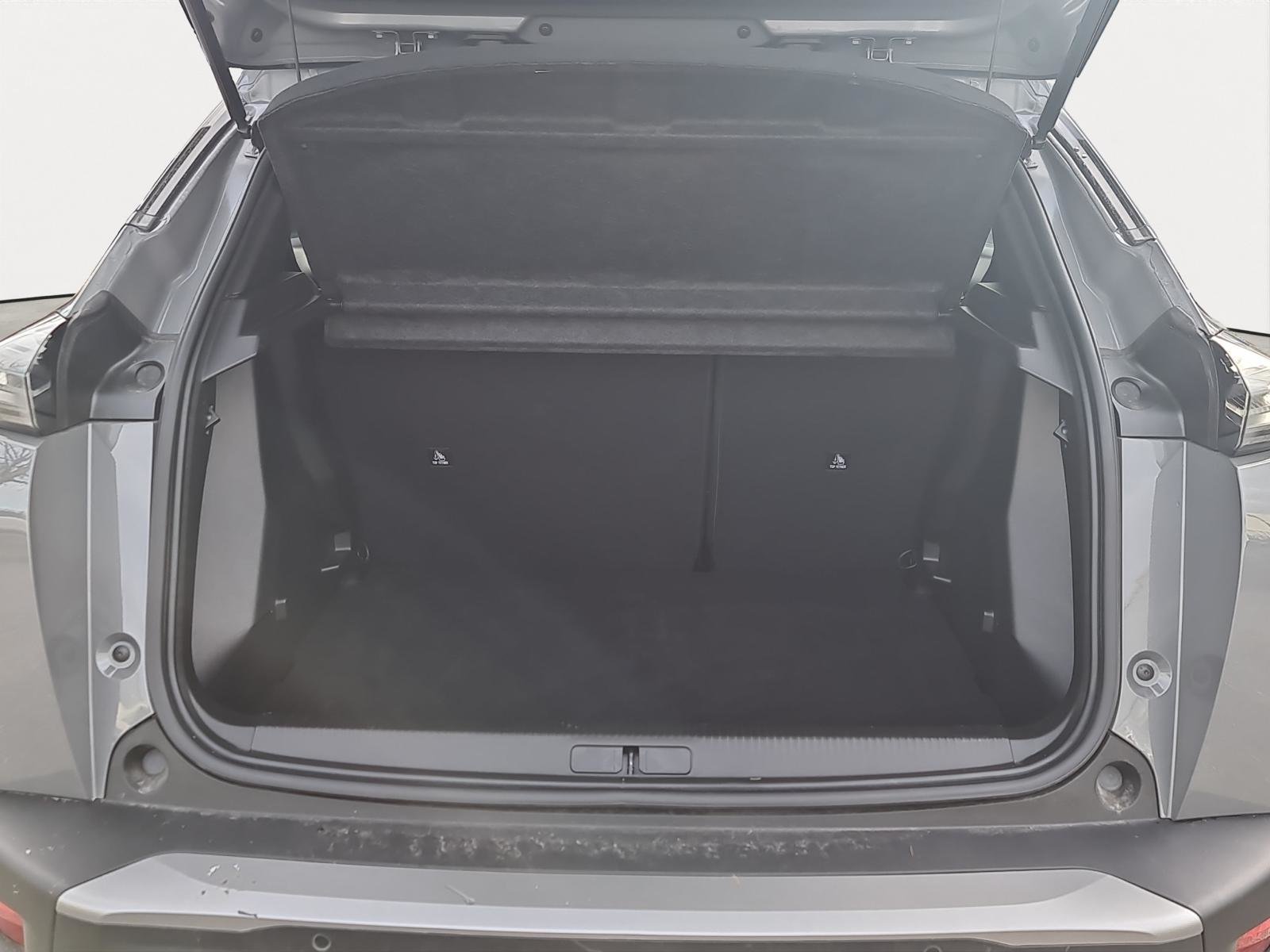 PEUGEOT 2008 1.2 PureTech Allure Premium, Essence, Occasion / Utilisé, Automatique - 6