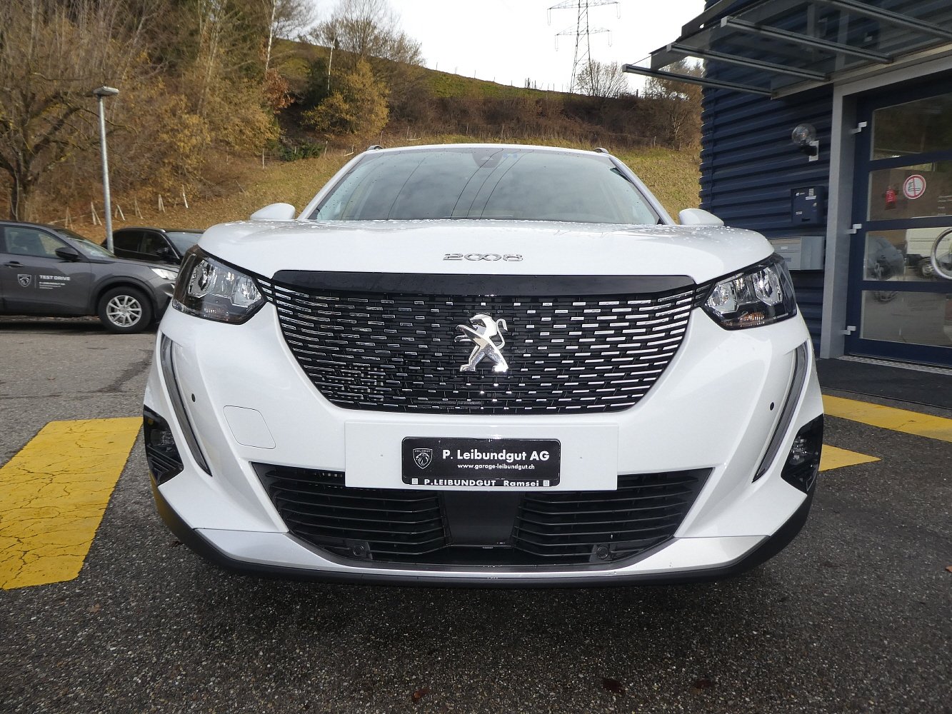 PEUGEOT 2008 1.2 PureTech 130 Allure Pack EAT8, Petrol, Second hand / Used, Automatic - 2