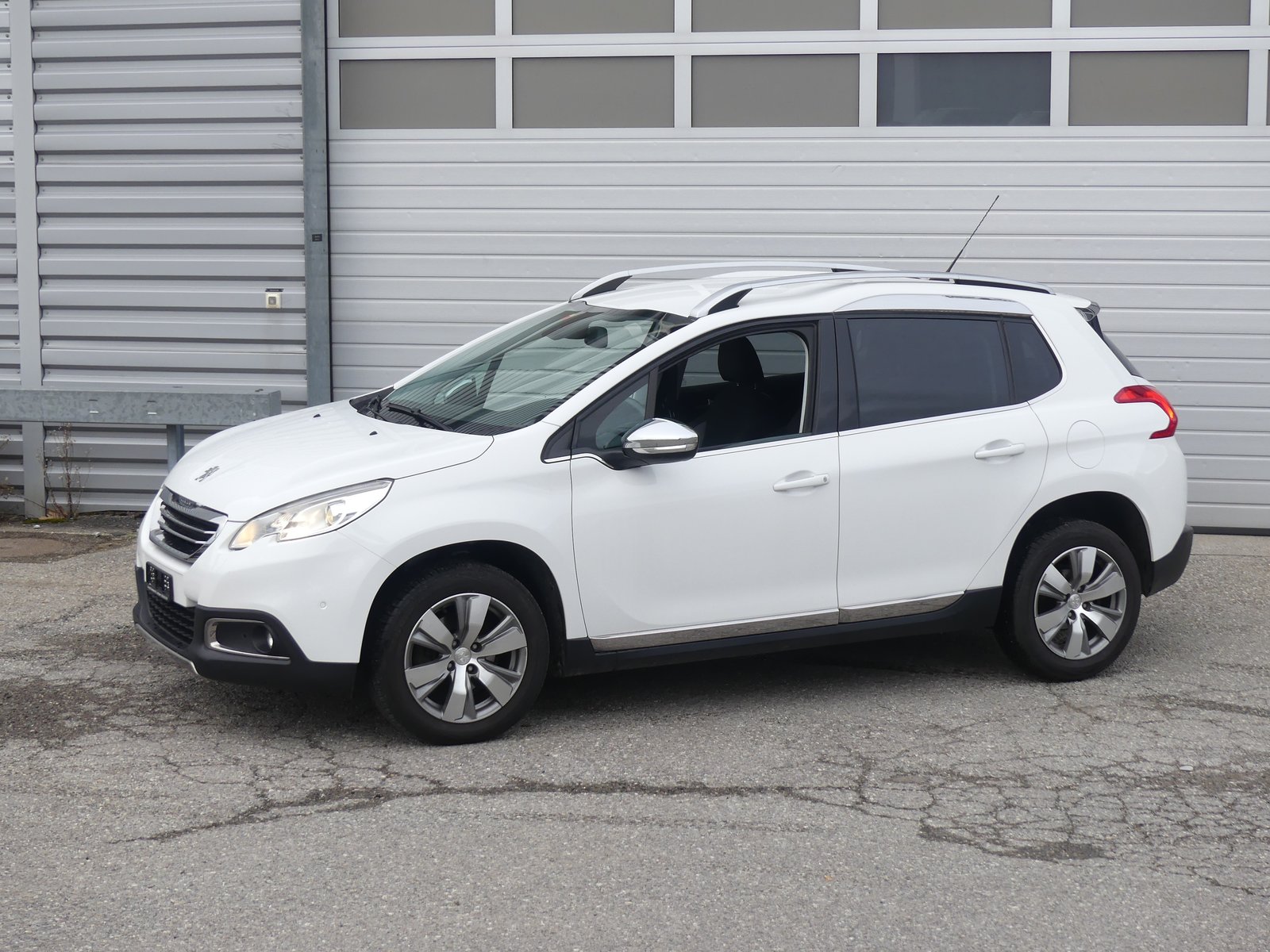 PEUGEOT 2008 1.6 VTI Allure, Petrol, Second hand / Used, Manual - 7