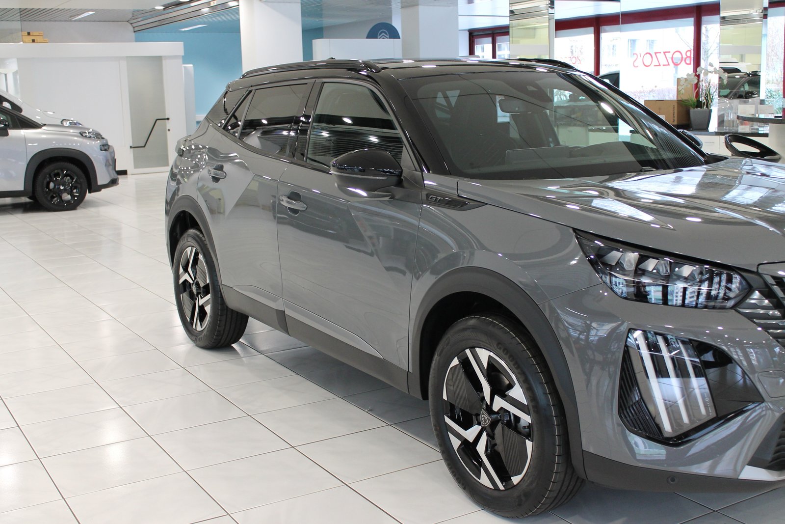 PEUGEOT 2008 1.2 PureTech GT, Benzin, Occasion / Gebraucht, Automatik - 3