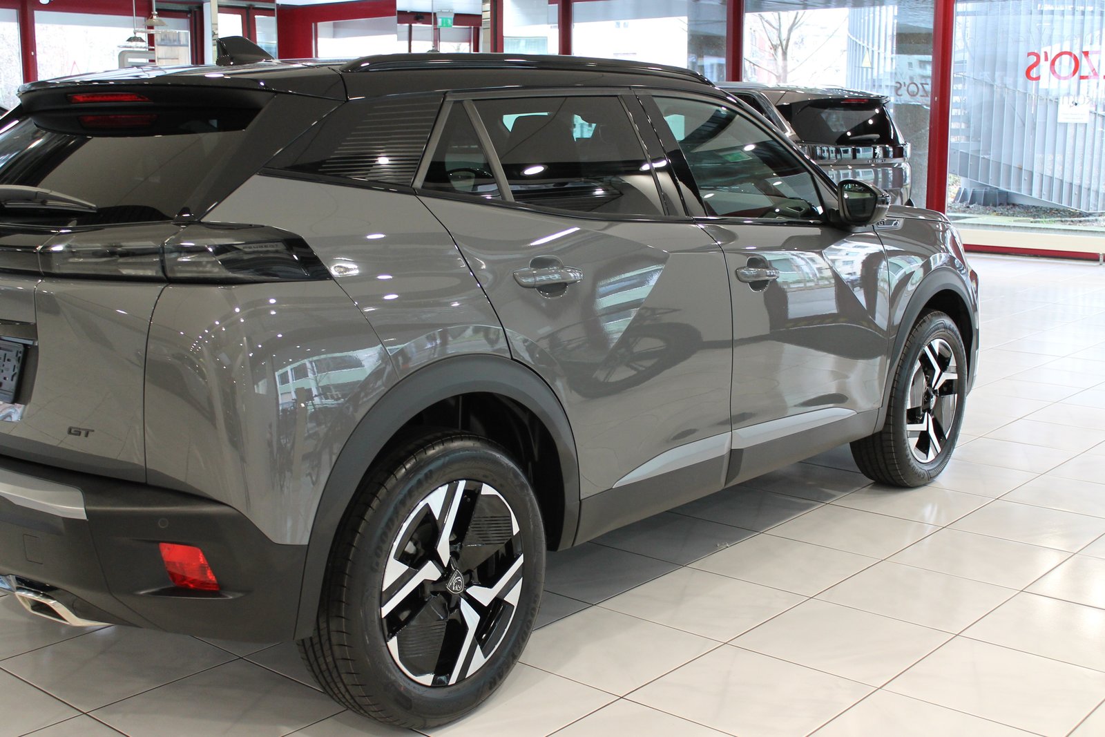 PEUGEOT 2008 1.2 PureTech GT, Benzin, Occasion / Gebraucht, Automatik - 4