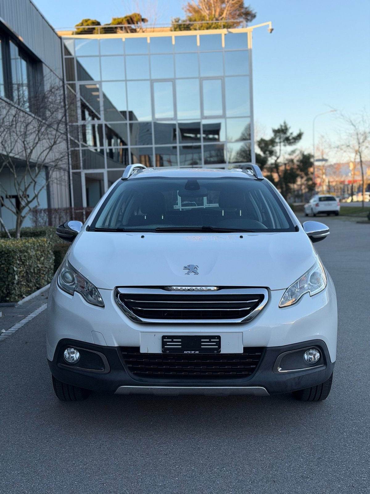 PEUGEOT 2008 1.2 VTI Allure, Petrol, Second hand / Used, Manual - 2