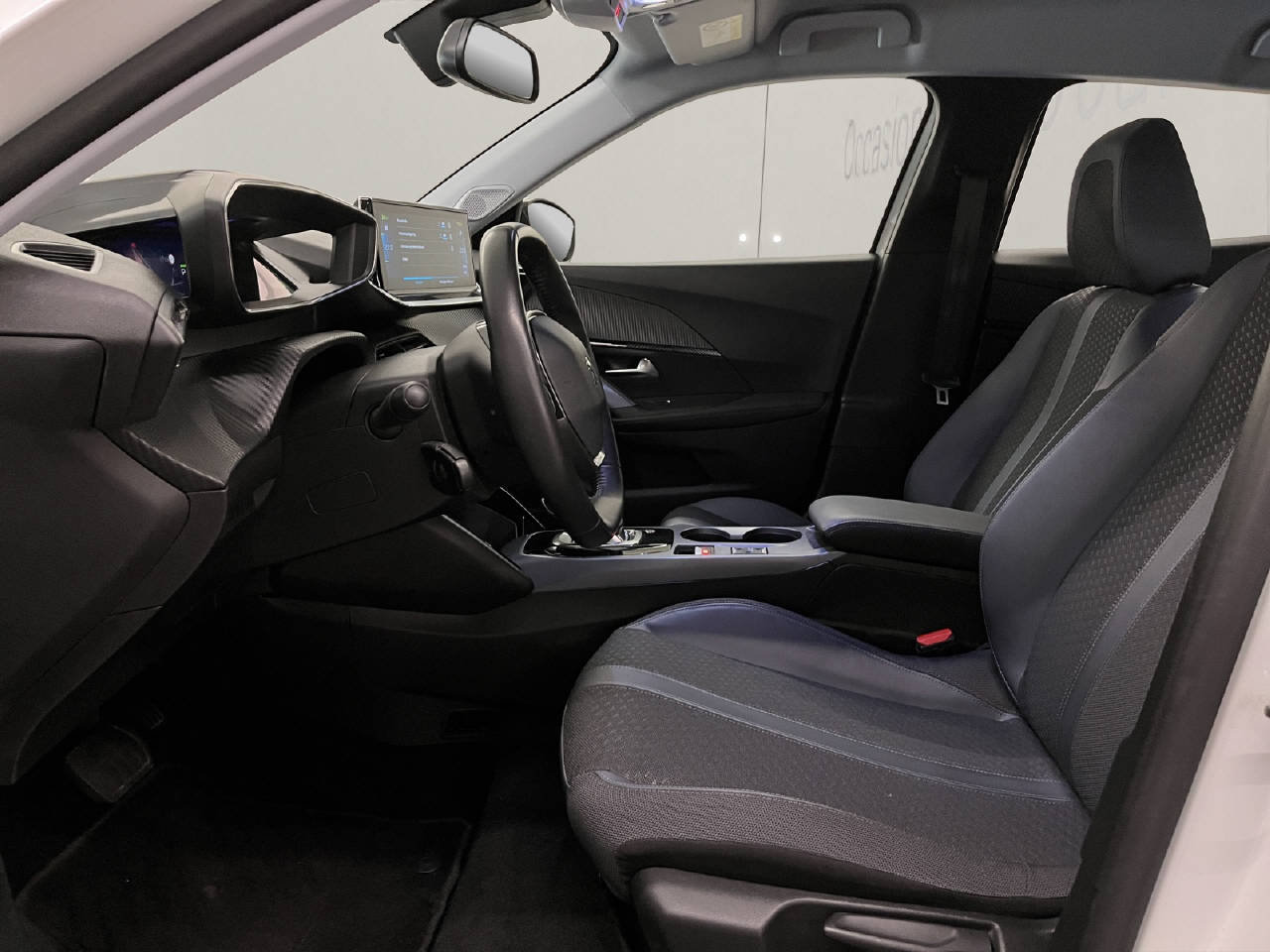 PEUGEOT 2008 e-Allure, Elektro, Occasion / Gebraucht, Automatik - 5