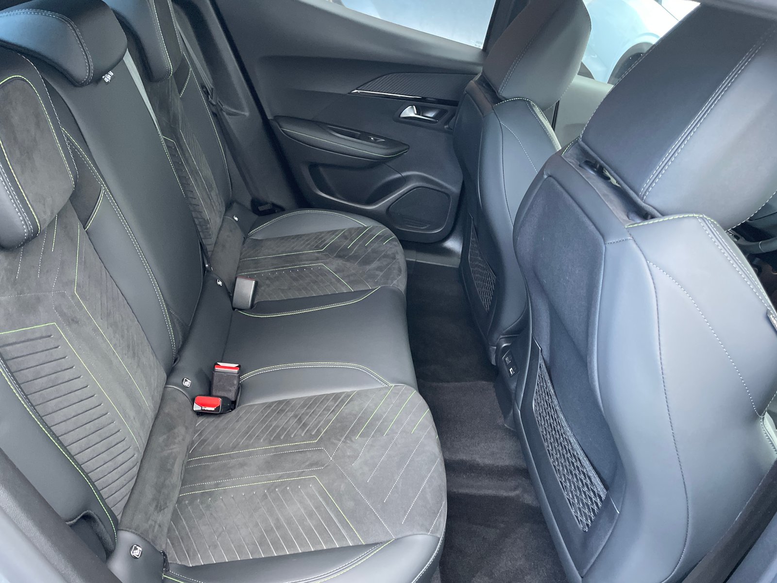 PEUGEOT 2008 1.2 PureTech GT, Essence, Occasion / Utilisé, Automatique - 7