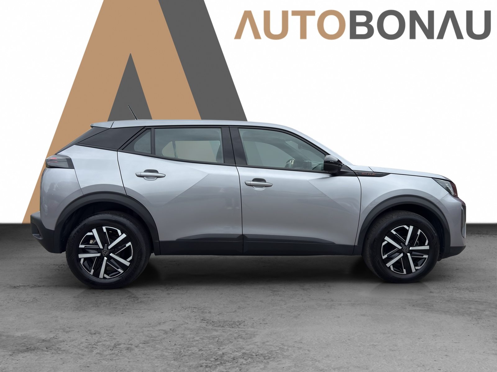 PEUGEOT 2008 1.2 Hybrid 145 Style, Mild-Hybrid Petrol/Electric, Second hand / Used, Automatic - 6