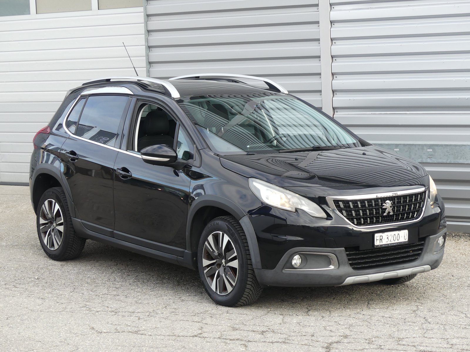 PEUGEOT 2008 1.2 PureTech Allure