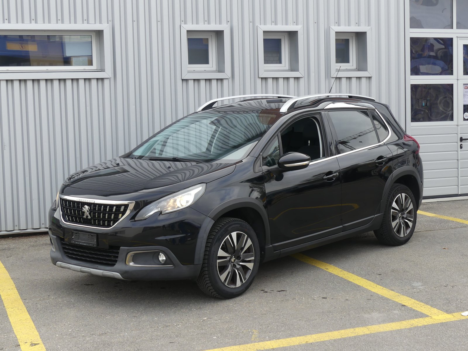 PEUGEOT 2008 1.2 PureTech Allure, Essence, Occasion / Utilisé, Manuelle - 4