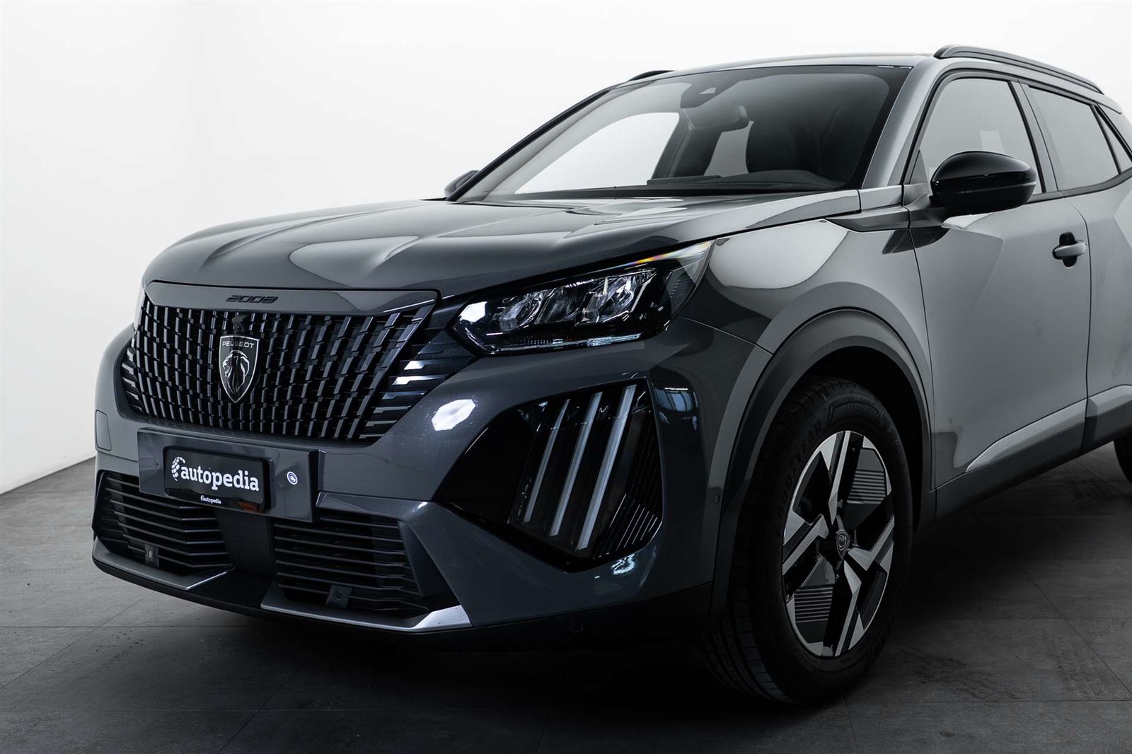 PEUGEOT 2008 1.2 PureTech Allure Premium Automat, Benzin, Occasion / Gebraucht, Automatik - 2