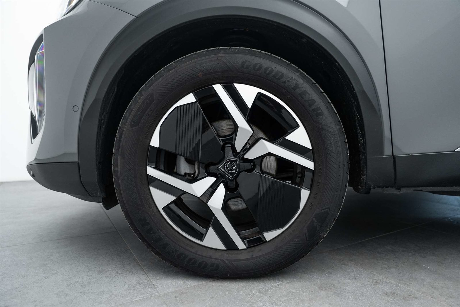 PEUGEOT 2008 1.2 PureTech Allure Premium Automat, Benzin, Occasion / Gebraucht, Automatik - 6