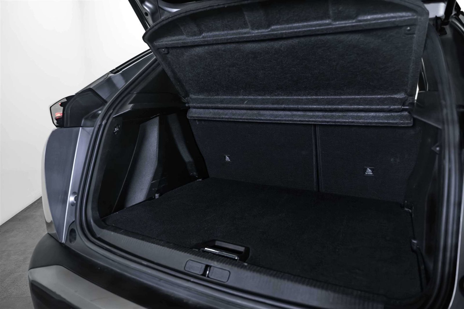 PEUGEOT 2008 1.2 145 MHEV GT Automat, Mild-Hybrid Benzin/Elektro, Occasion / Gebraucht, Automatik - 5