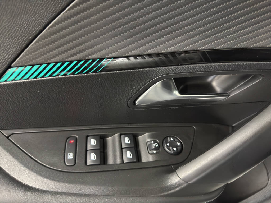 PEUGEOT 2008 e-Allure Pack, Électrique, Occasion / Utilisé, Automatique - 6