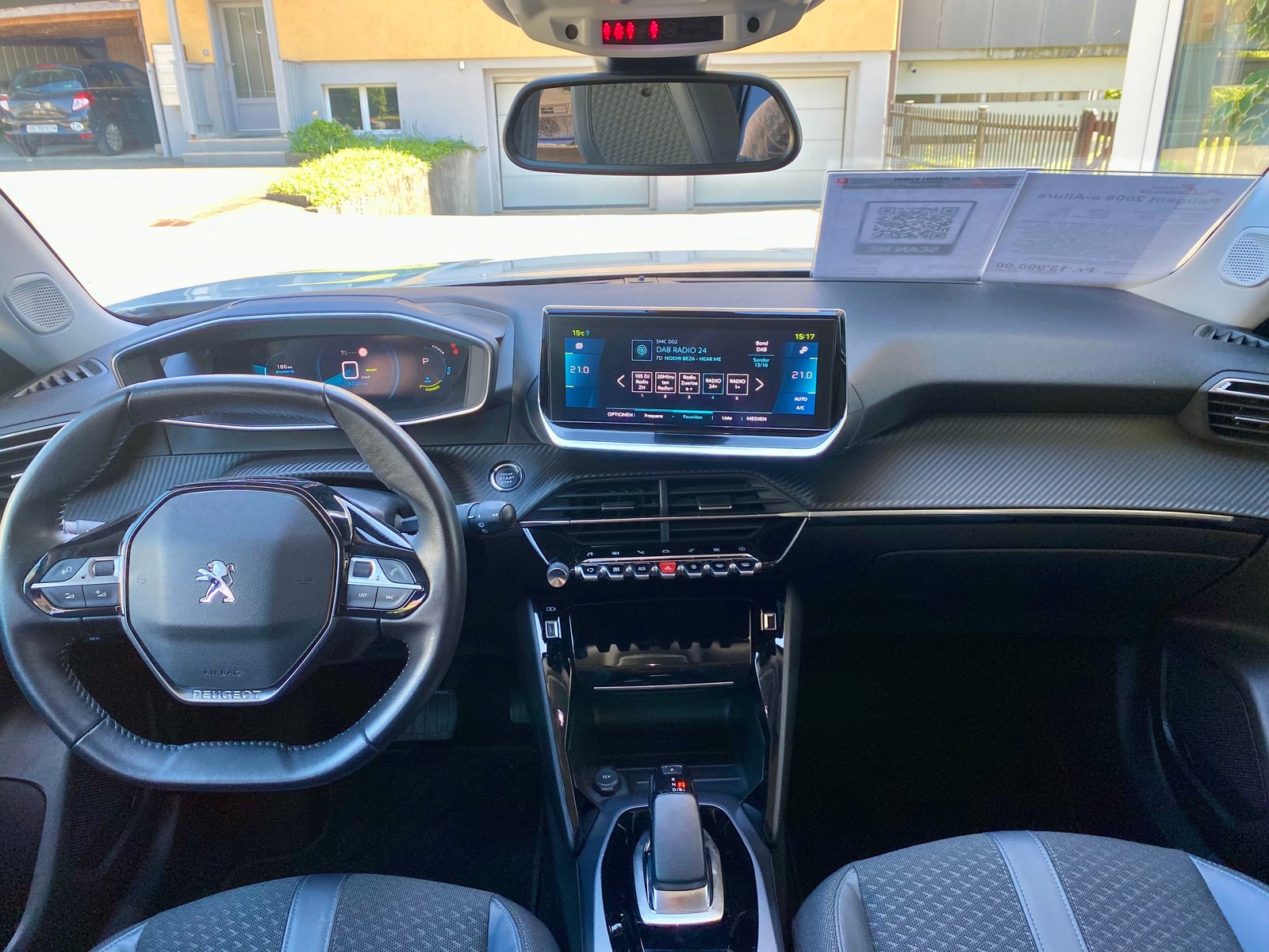 PEUGEOT 2008 e Allure, Electric, Second hand / Used, Automatic - 5