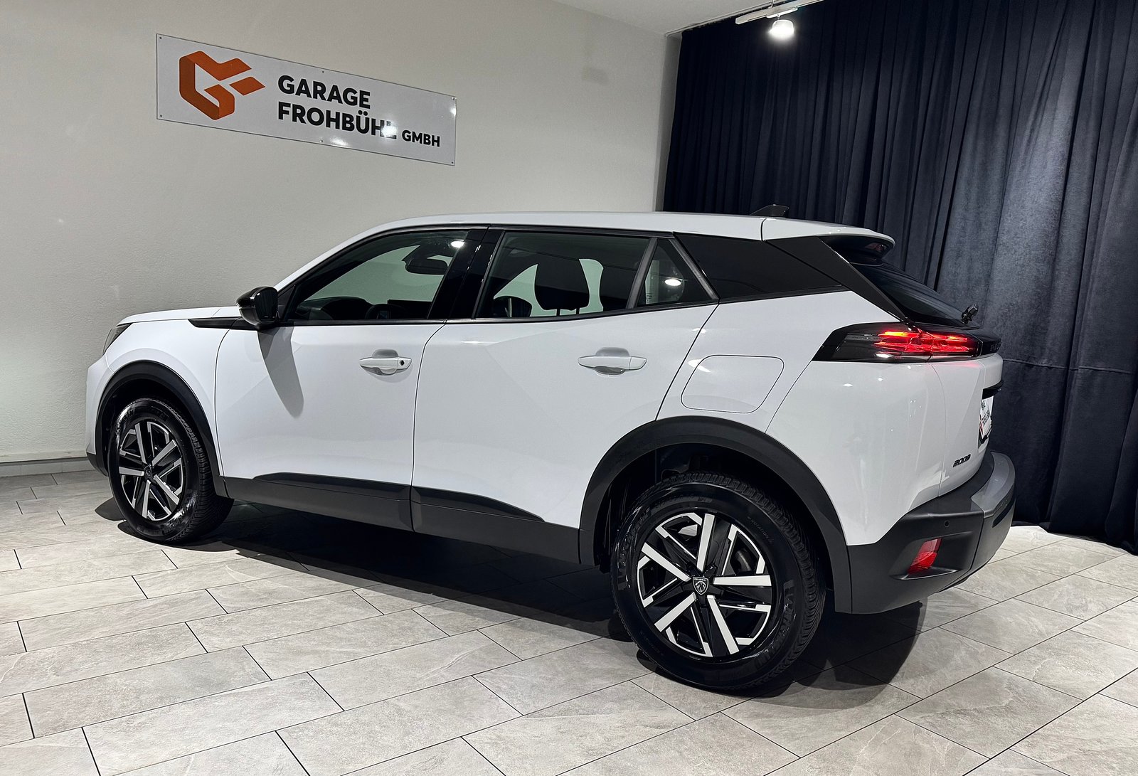 PEUGEOT 2008 1.2 PureTech Active Pack CH 1.Hand, Benzin, Occasion / Gebraucht, Handschaltung - 7