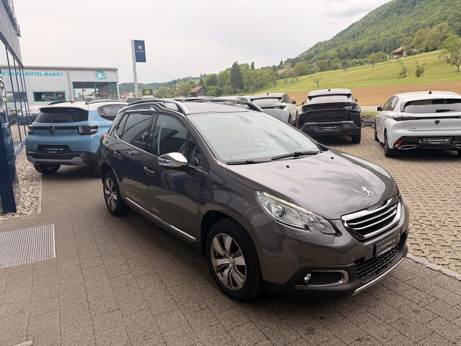 PEUGEOT 2008 1.6 VTi Allure, Essence, Occasion / Utilisé, Automatique - 4