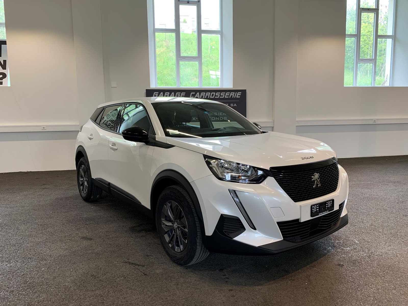 PEUGEOT 2008 1.2 PureTech Active Pack EAT8, Petrol, Second hand / Used, Automatic - 3