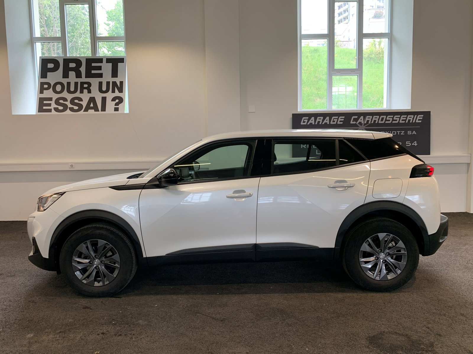 PEUGEOT 2008 1.2 PureTech Active Pack EAT8, Petrol, Second hand / Used, Automatic - 5