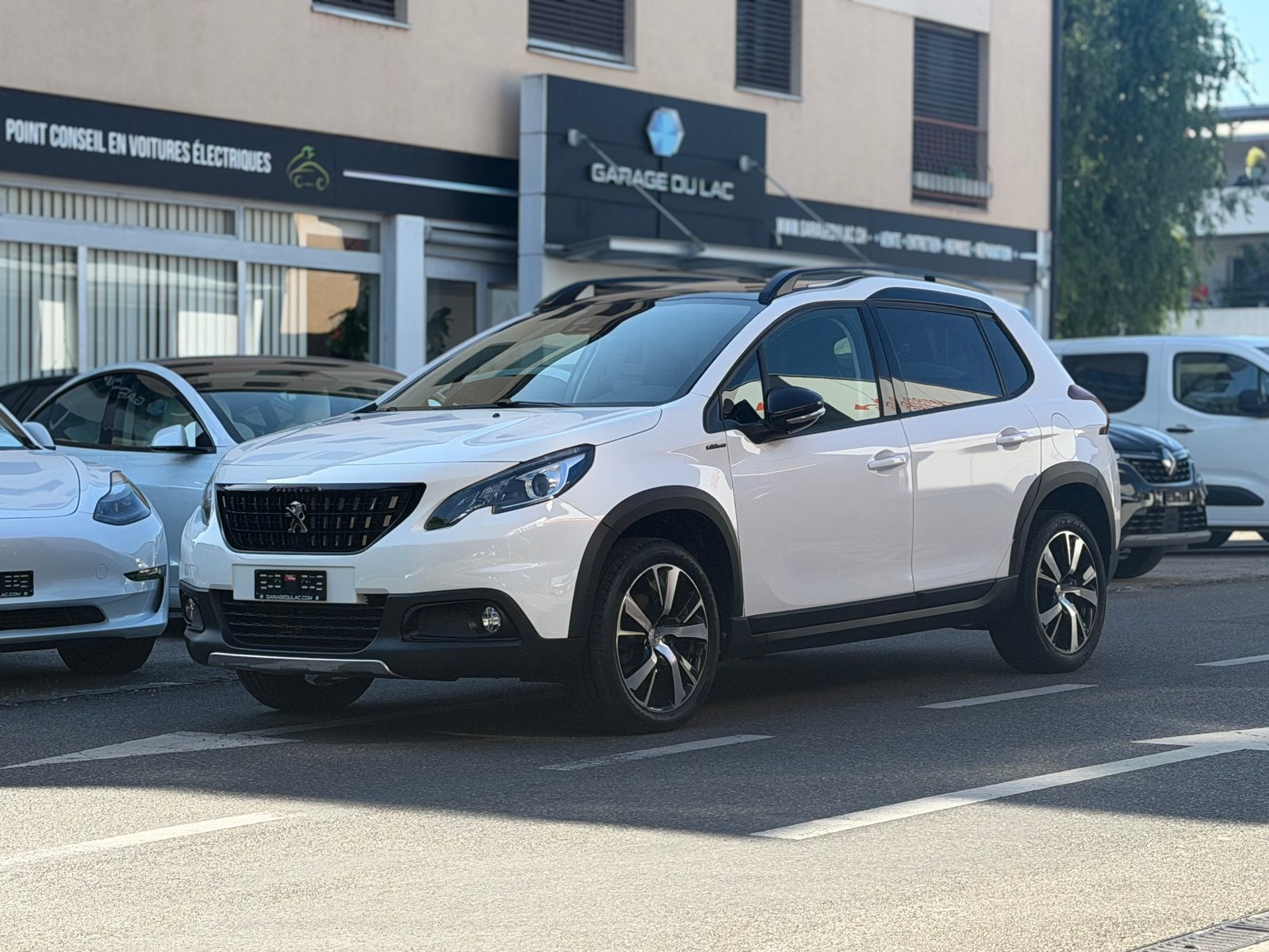 PEUGEOT 2008 1.2 PureTech GT Line, Benzin, Occasion / Gebraucht, Handschaltung