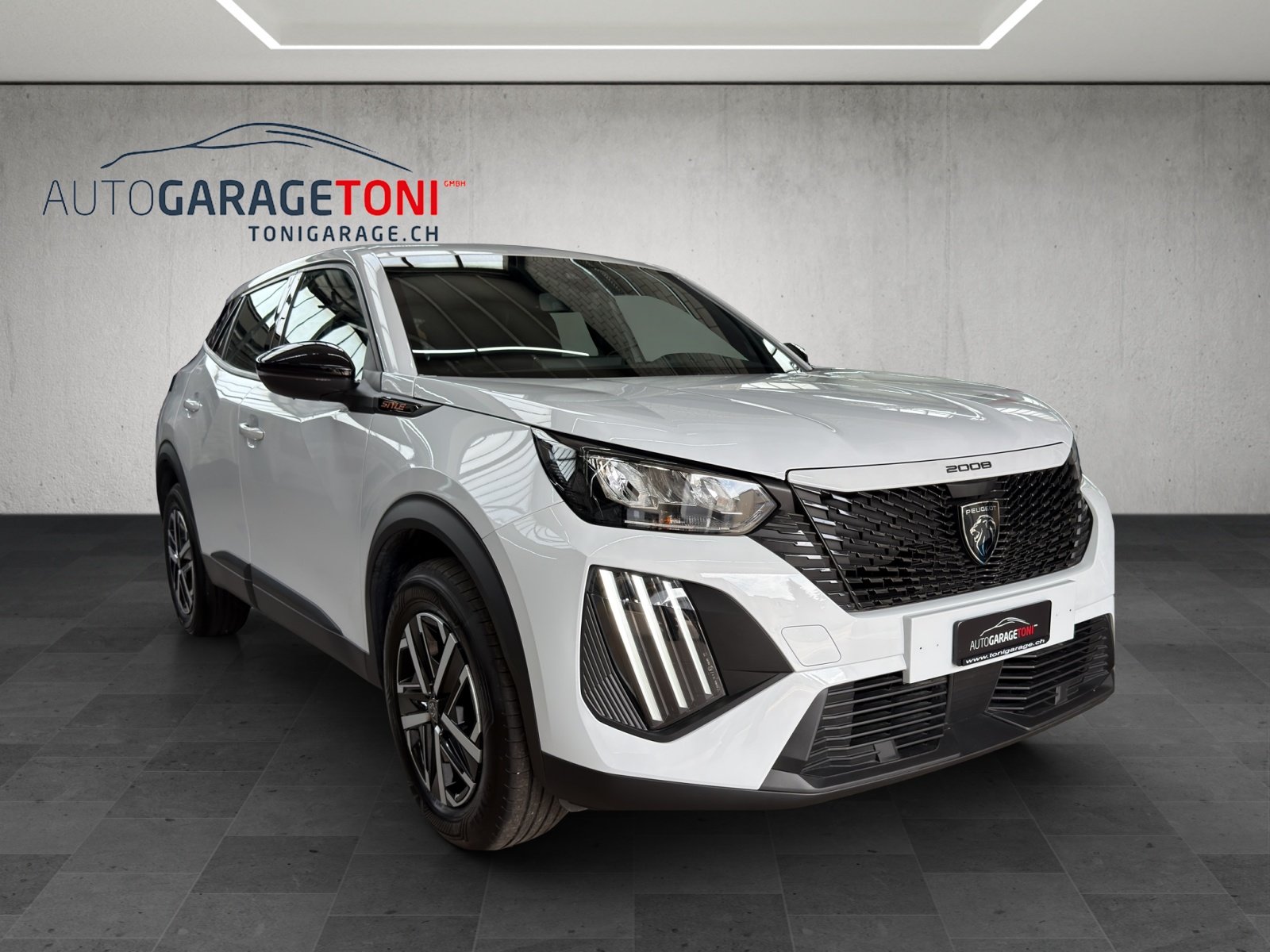 PEUGEOT 2008 1.2 145 MHEV Style, Mild-Hybrid Petrol/Electric, Second hand / Used, Automatic - 2