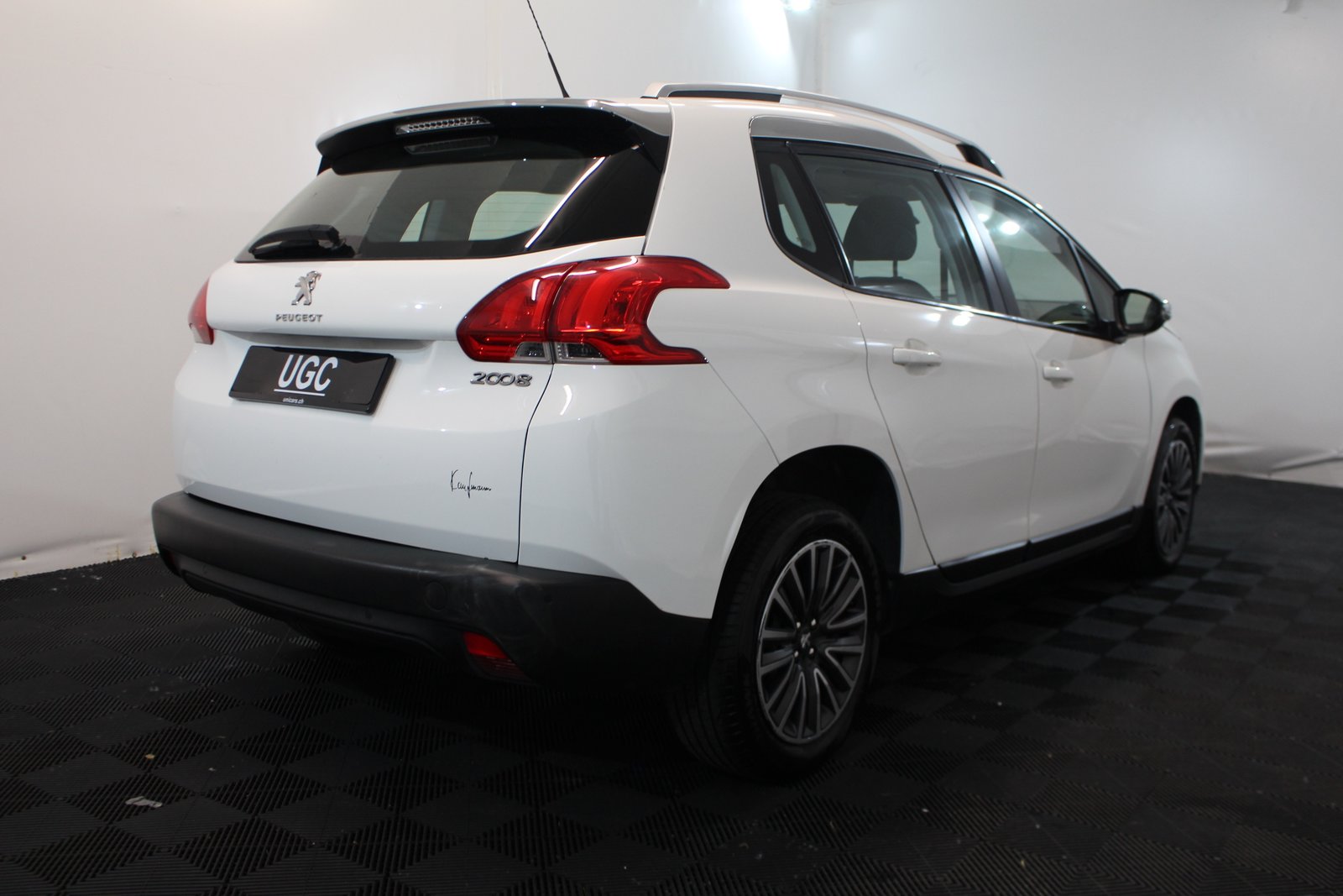PEUGEOT 2008 1.6 VTi Active, Benzin, Occasion / Gebraucht, Automatik - 6