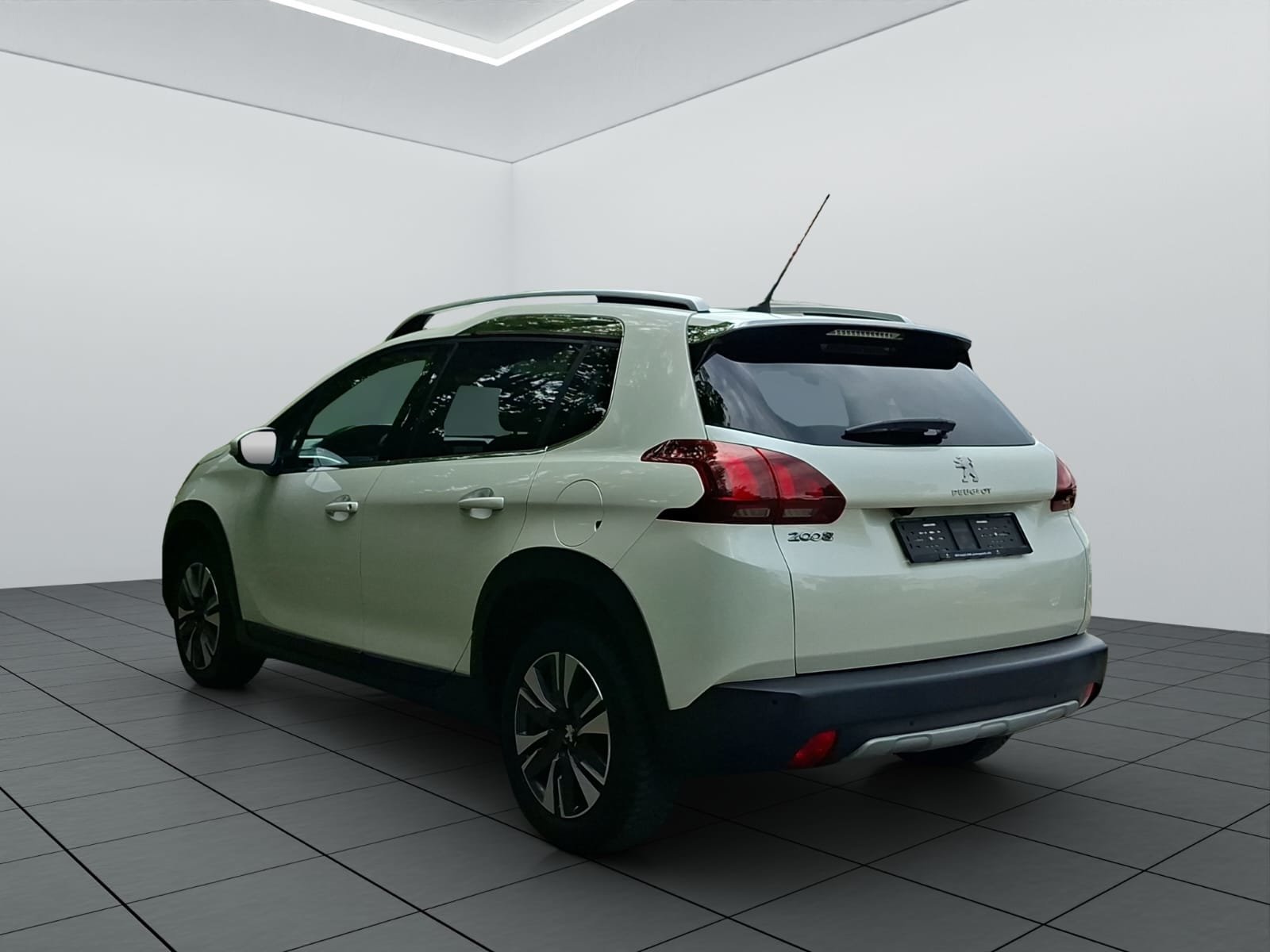 PEUGEOT 2008 1.2 PureTech Allure, Benzin, Occasion / Gebraucht, Handschaltung - 5