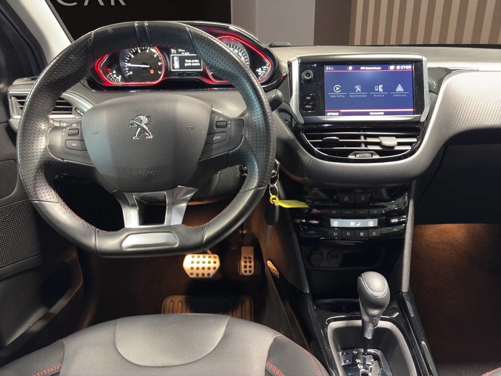 PEUGEOT 2008 1.2 PureTech GT Line EAT6, Benzin, Occasion / Gebraucht, Automatik - 5