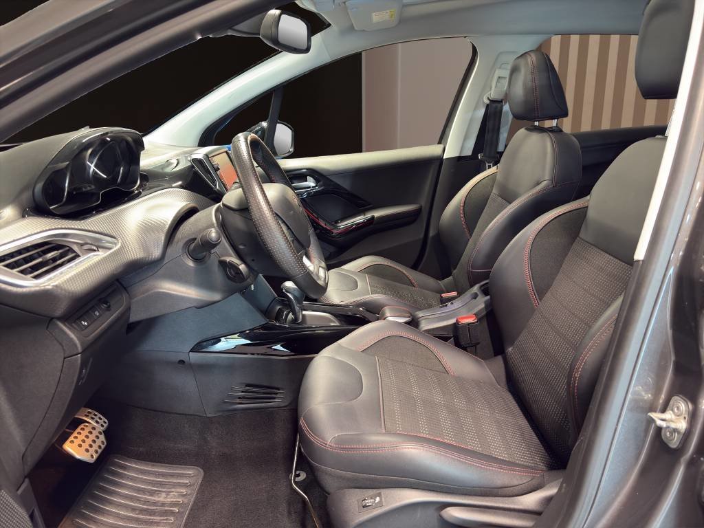 PEUGEOT 2008 1.2 PureTech GT Line EAT6, Benzin, Occasion / Gebraucht, Automatik - 6