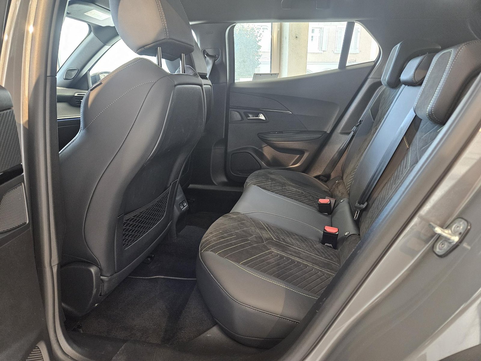 PEUGEOT 2008 1.2 Hybrid 145 GT, Hybride Leggero Benzina/Elettrica, Occasioni / Usate, Automatico - 7