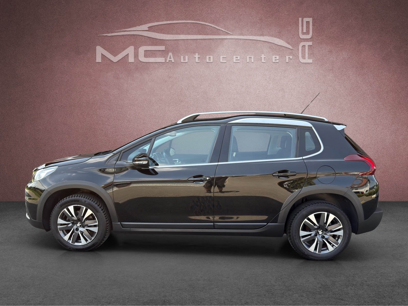 PEUGEOT 2008 1.2 PureTech Allure, Petrol, Second hand / Used, Manual - 2