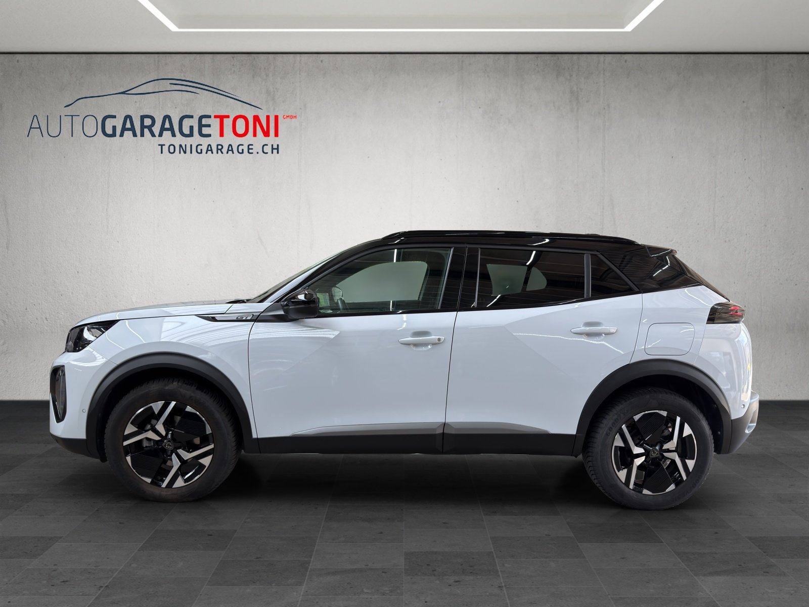 PEUGEOT 2008 1.2 PureTech GT, Petrol, Second hand / Used, Automatic - 4