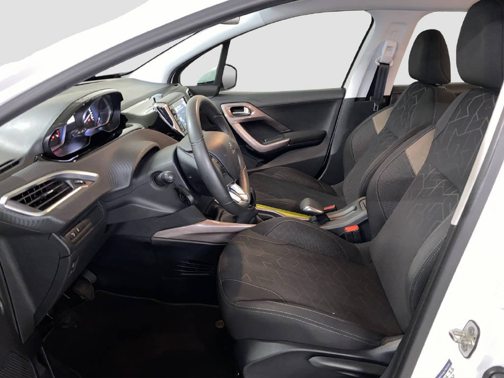 PEUGEOT 2008 1.2 PureTech Active, Petrol, Second hand / Used, Manual - 6