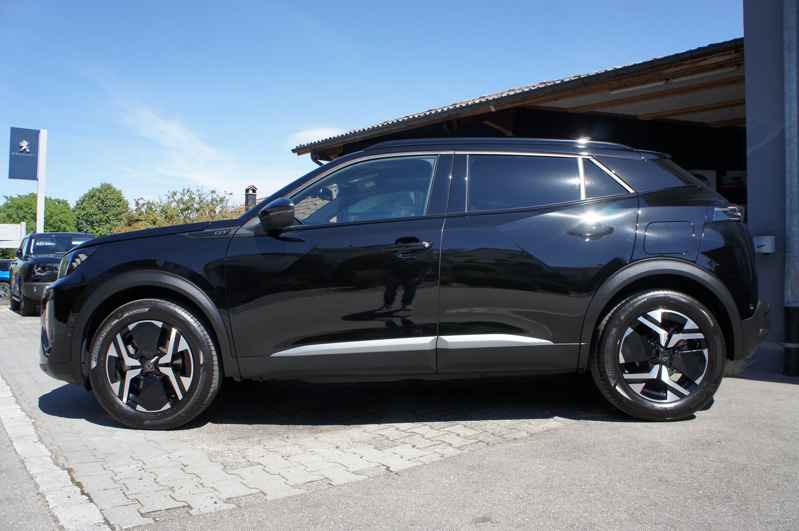 PEUGEOT 2008 1.2 Hybrid 145 MHEV GT, Mild-Hybrid Petrol/Electric, Second hand / Used, Automatic - 2