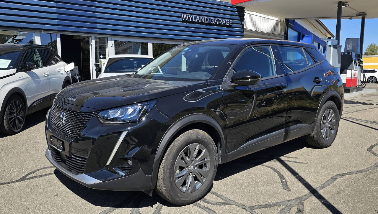 PEUGEOT 2008 e-Active (ex Demo)