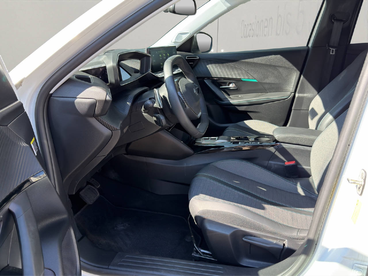 PEUGEOT 2008 1.2 PureTech 130 Allure Pack, Essence, Occasion / Utilisé, Automatique - 4