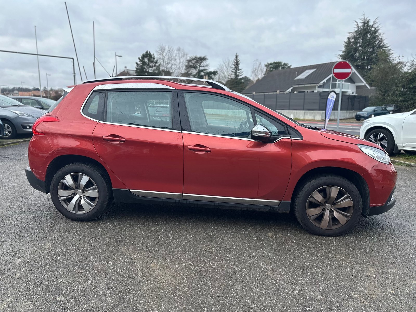 PEUGEOT 2008 1.2 PureTech Allure, Benzin, Occasion / Gebraucht, Handschaltung - 3