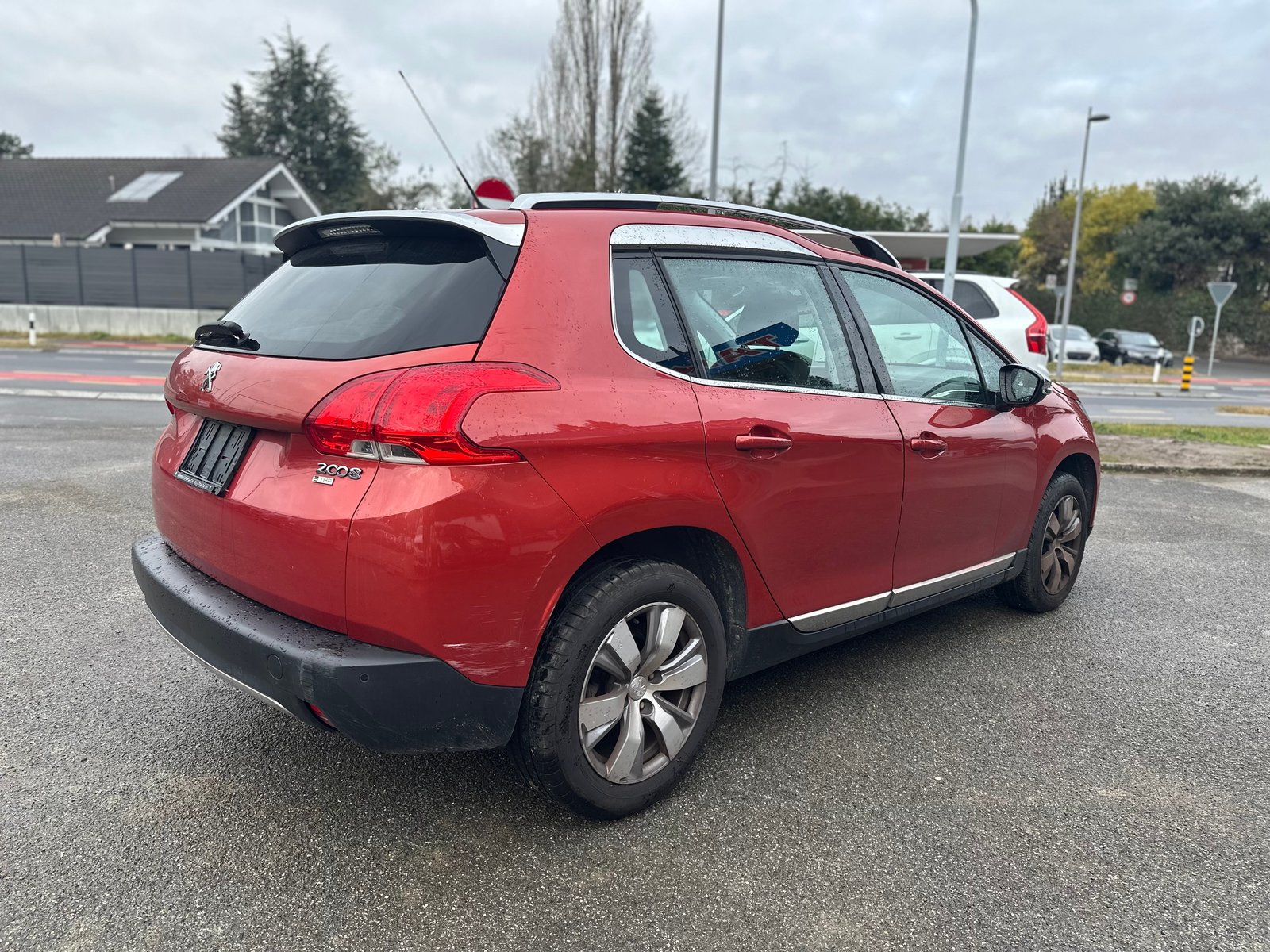 PEUGEOT 2008 1.2 PureTech Allure, Benzin, Occasion / Gebraucht, Handschaltung - 4