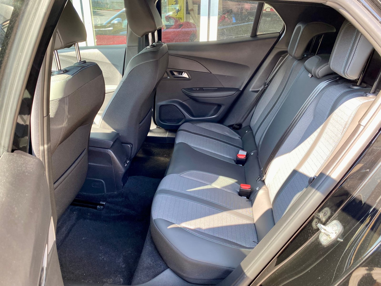 PEUGEOT 2008 e Allure, Elettrica, Occasioni / Usate, Automatico - 7