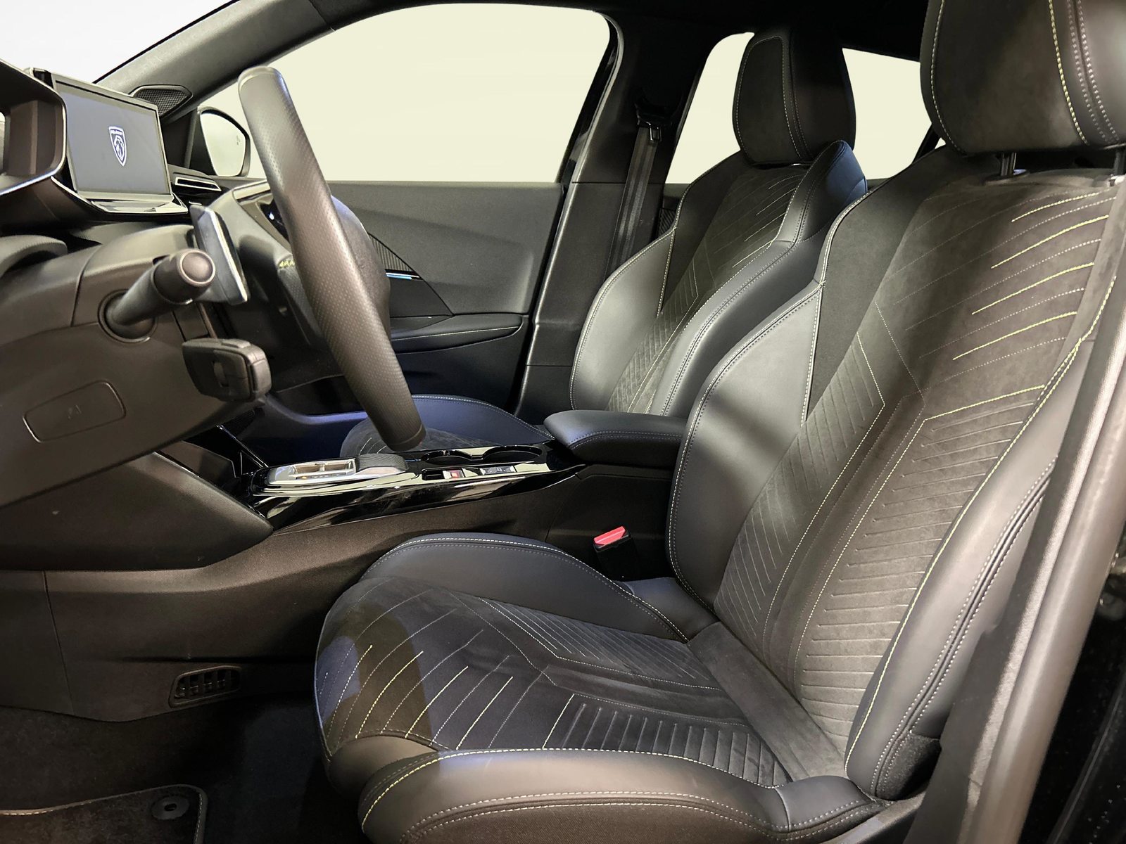 PEUGEOT 2008 1.2 Hybrid 145 GT, Hybride Leggero Benzina/Elettrica, Occasioni / Usate, Automatico - 3