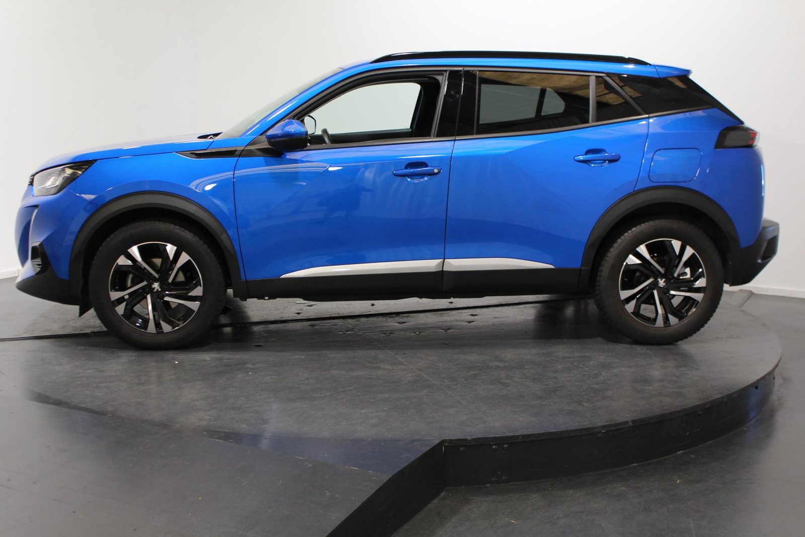 PEUGEOT 2008 1.2 PureTech 130 Allure Pack, Benzin, Occasion / Gebraucht, Automatik - 3