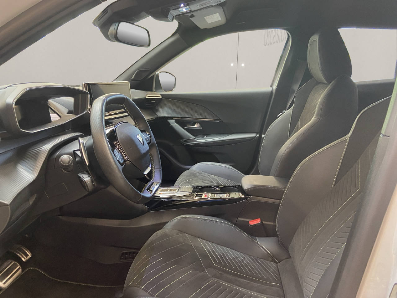 PEUGEOT 2008 1.2 Hybrid 145 GT, Hybride Léger Essence/Électricité, Occasion / Utilisé, Automatique - 5