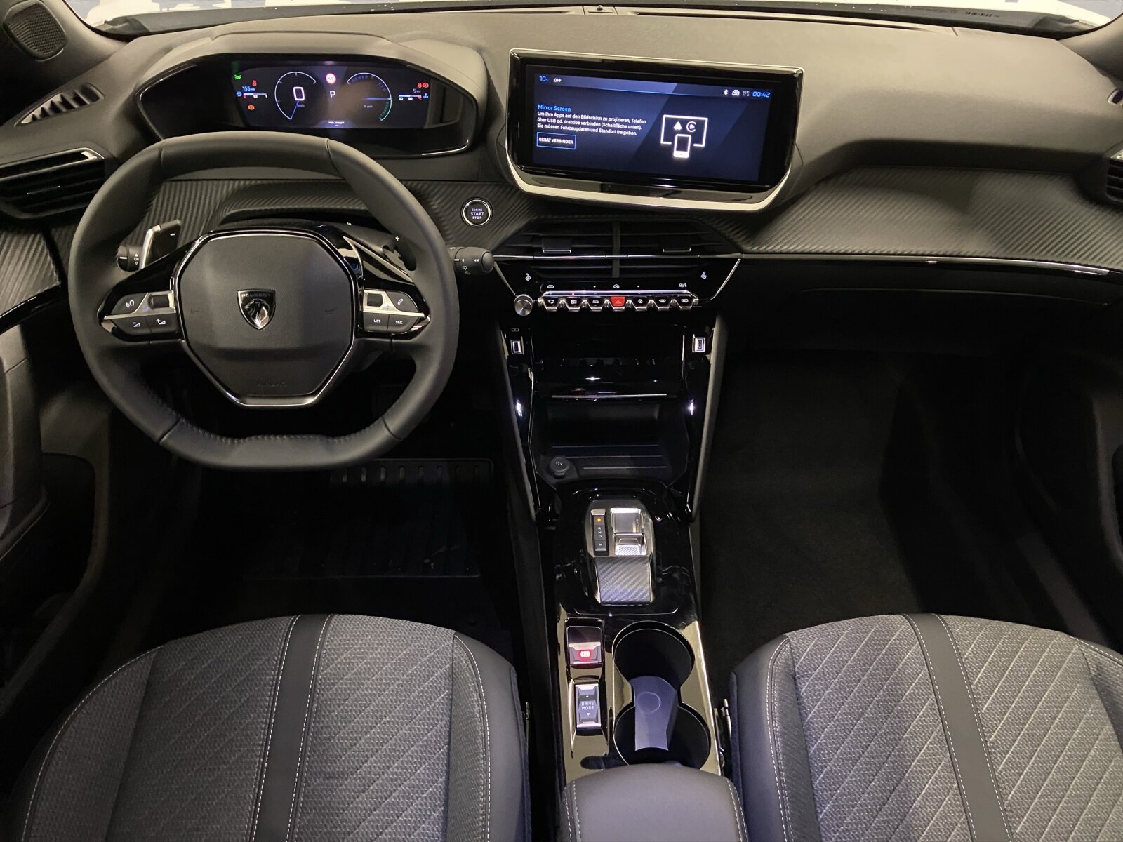 PEUGEOT 2008 1.2 Hybrid 145 Allure, Mild-Hybrid Benzin/Elektro, Occasion / Gebraucht, Automatik - 7