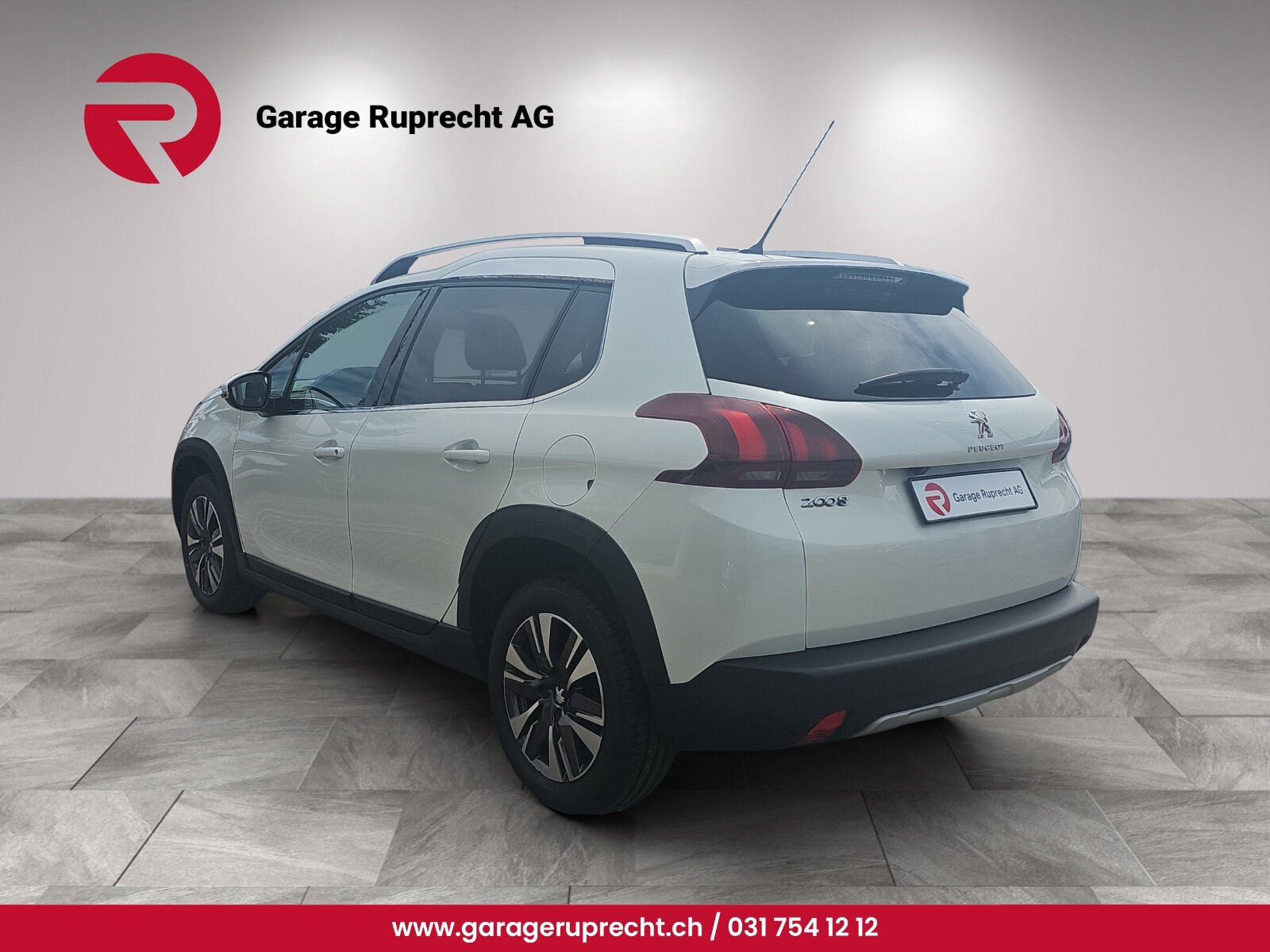 PEUGEOT 2008 1.2 PureTech 110 Allure S/S, Petrol, Second hand / Used, Automatic - 3