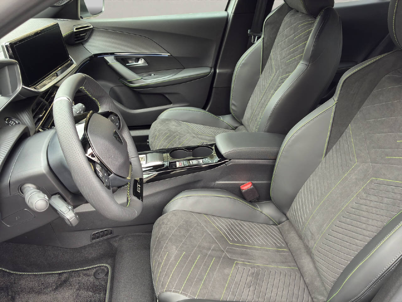 PEUGEOT 2008 1.2 Hybrid 145 PS GT, Mild-Hybrid Benzin/Elektro, Occasion / Gebraucht, Automatik - 6
