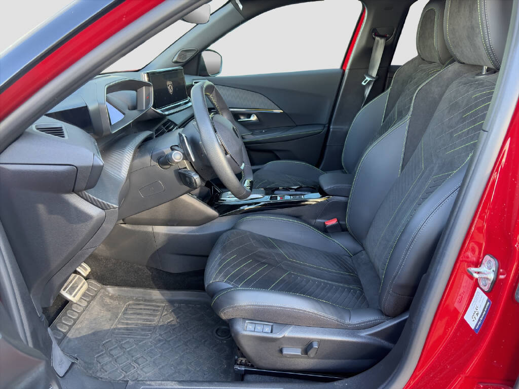 PEUGEOT 2008 1.2 PureTech 130 GT, Benzin, Occasion / Gebraucht, Automatik - 6