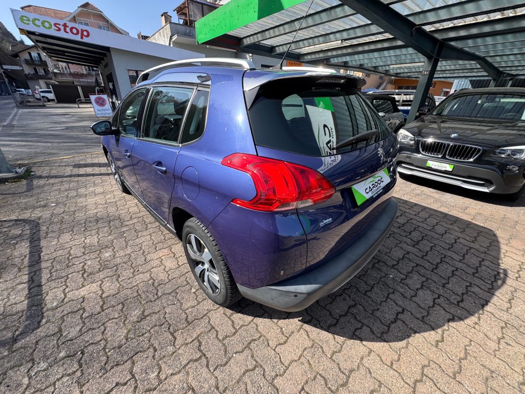 PEUGEOT 2008 1.2 PureTech 110 Feline S/S, Benzin, Occasion / Gebraucht, Handschaltung - 4