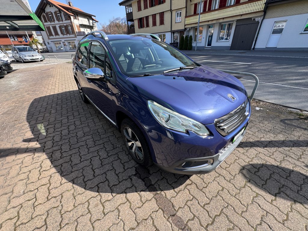 PEUGEOT 2008 1.2 PureTech 110 Feline S/S, Benzin, Occasion / Gebraucht, Handschaltung - 7